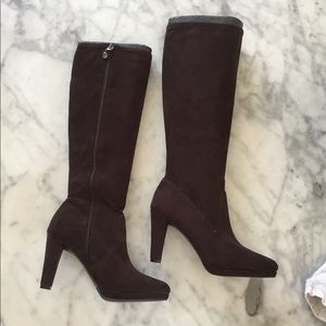 Tahari Brown suede boots
